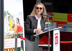 Eingeweiht In Jena Neue Feuer  Und Rettungswache In Zwaetzen 01